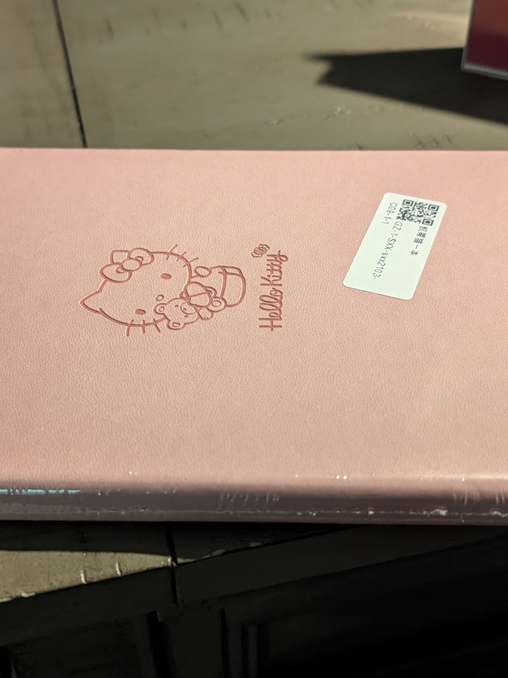 Hello Kitty Pink Embossed Journal. - Picture 3 of 5